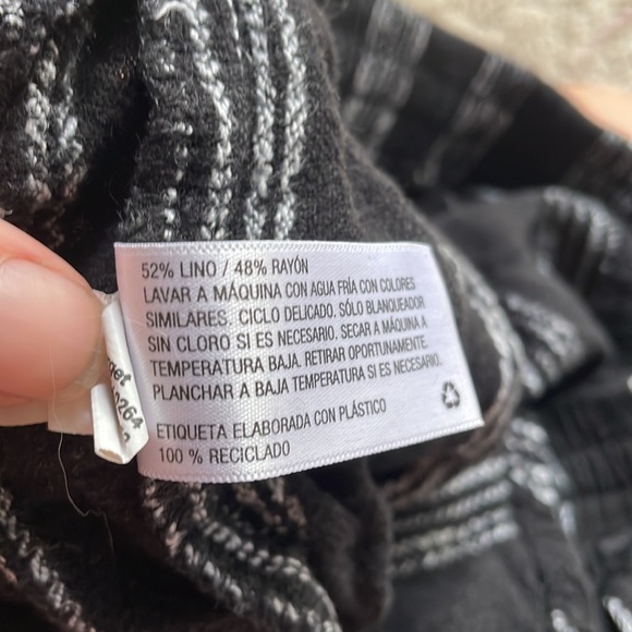 Universal Thread M black and white stripe casual short with pockets - Picture 10 of 11